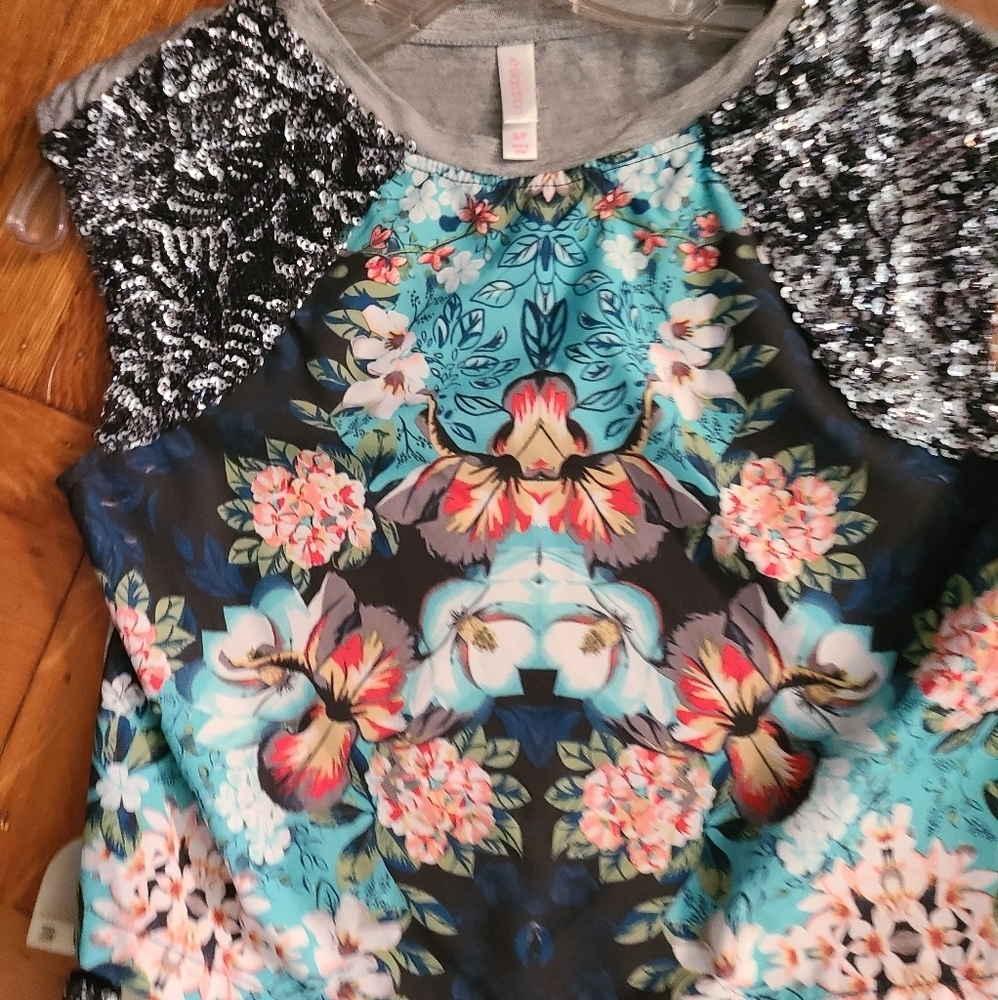 2Pc Skirt and Top Set Sequins Bling hp๐ฅ๐ฅ - Picture 4 of 6